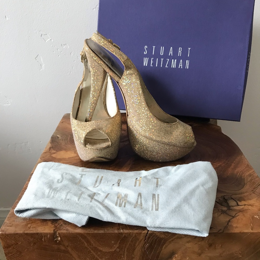 Stuart Weitzman gold “Vevey”. - Picture 1 of 4